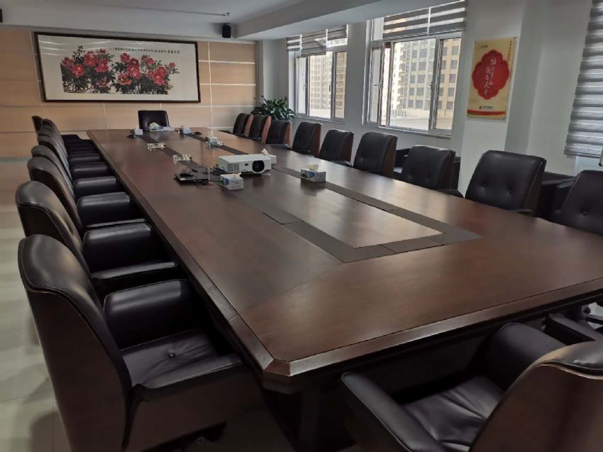 點(diǎn)擊查看詳細(xì)信息<br>標(biāo)題：會(huì)議桌系列案例 閱讀次數(shù)：992